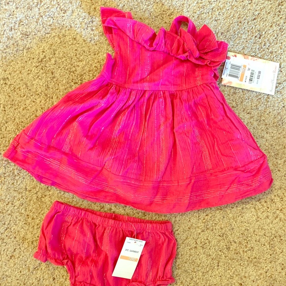 NWT 💕 Sweet Heart Rose Pink 2PC - 12 Months - Picture 2 of 4